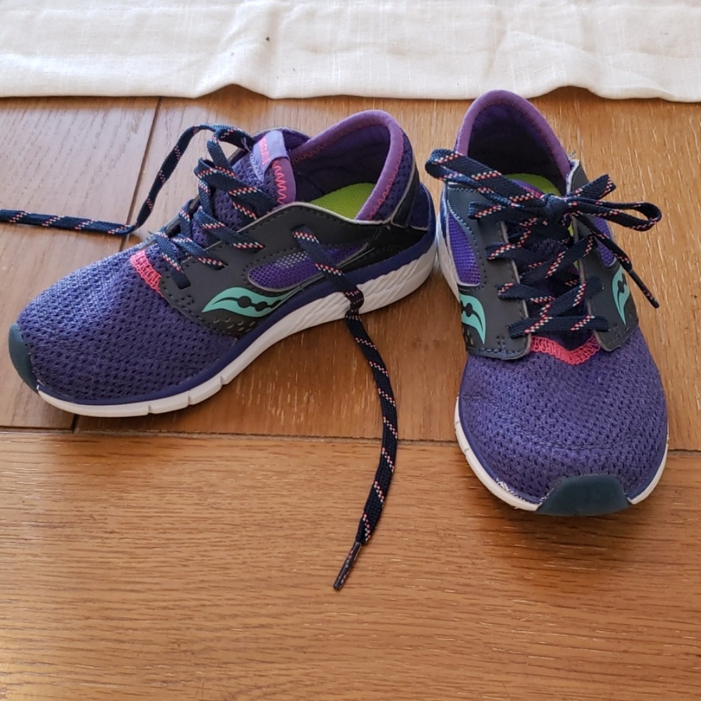Little girls Saucony sneakers, worn once